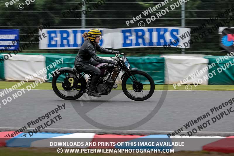 Vintage motorcycle club;eventdigitalimages;mallory park;mallory park trackday photographs;no limits trackdays;peter wileman photography;trackday digital images;trackday photos;vmcc festival 1000 bikes photographs